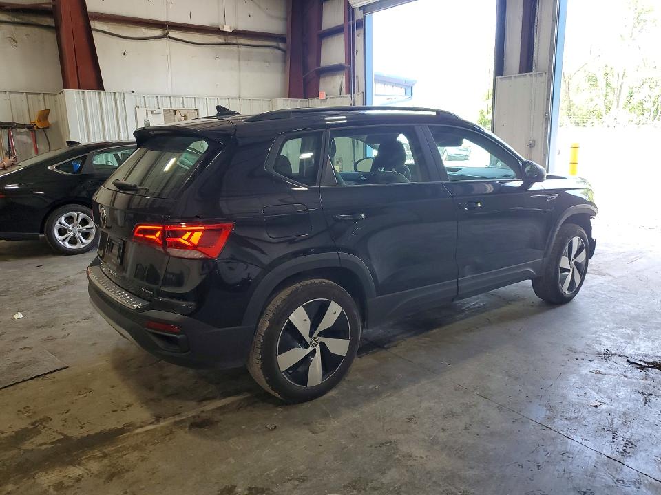 62272386 :رقم المزاد ، 3VV8X7B23RM070173 vin ، 2024 Volkswagen Taos مزاد بيع