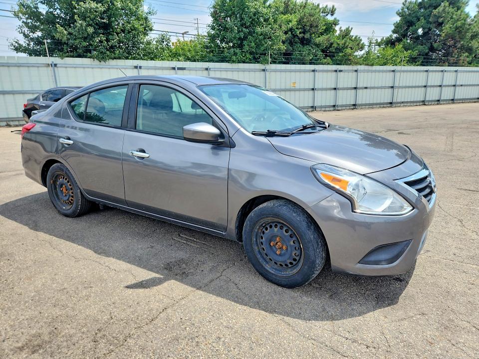 62660186 :رقم المزاد ، 3N1CN7AP8KL848588 vin ، 2019 Nissan Versa مزاد بيع