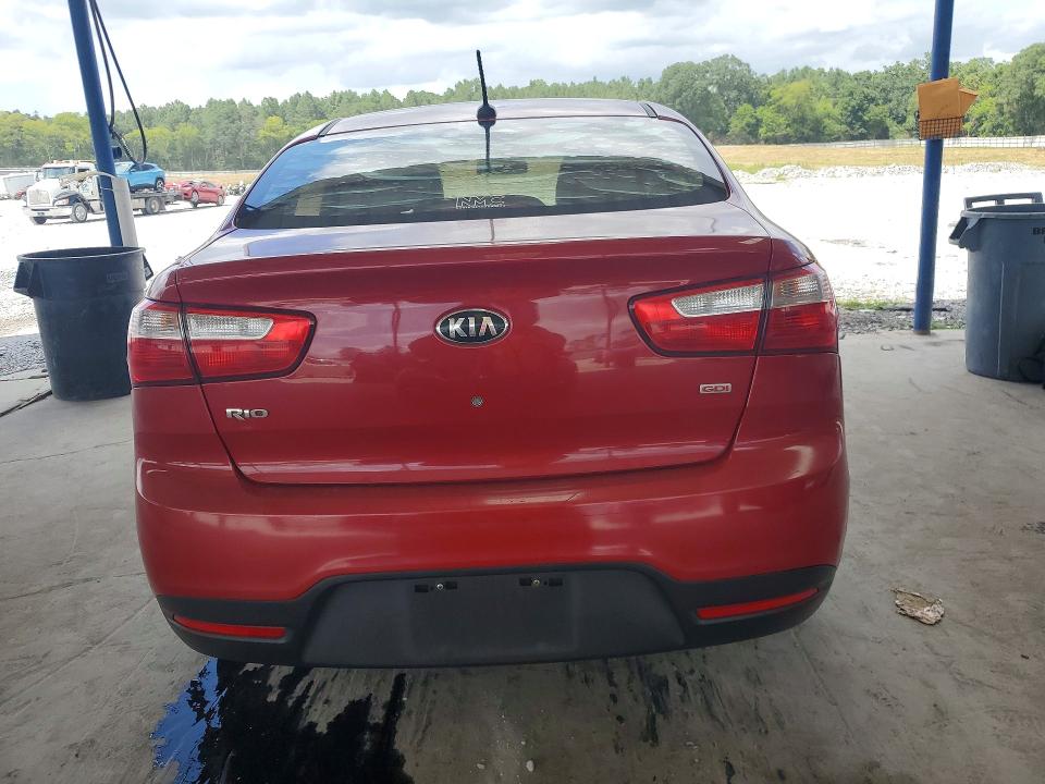 62310686 :رقم المزاد ، KNADM4A33F6464800 vin ، 2015 Kia Rio مزاد بيع