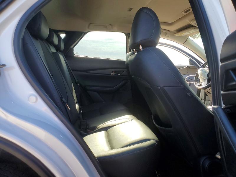61880126 :رقم المزاد ، 3MVDMBCL4NM435887 vin ، 2022 Mazda Cx-30 مزاد بيع