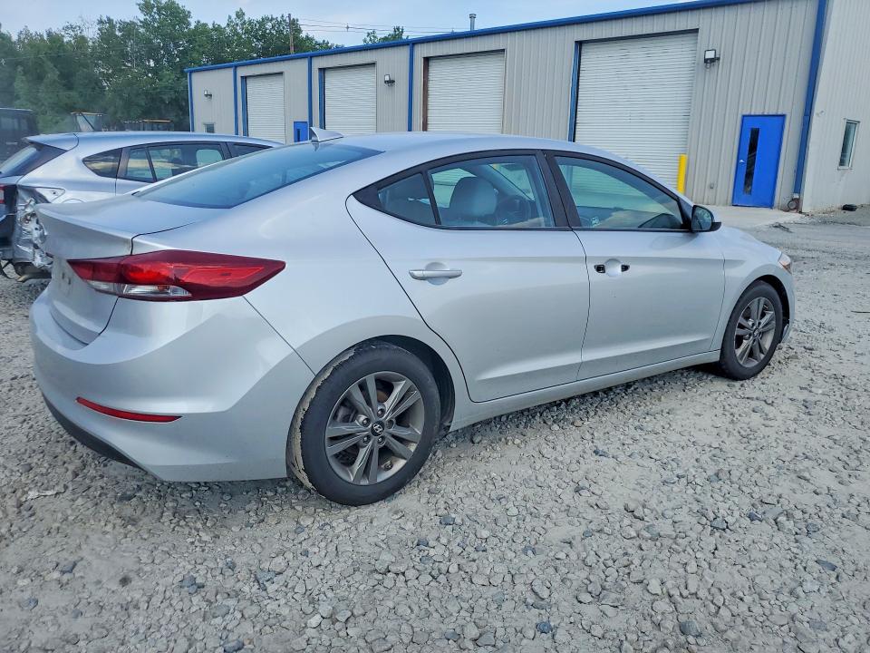 Продажа на аукционе авто 2018 Hyundai Elantra, vin: 5NPD84LF0JH320988, номер лота: 60820866