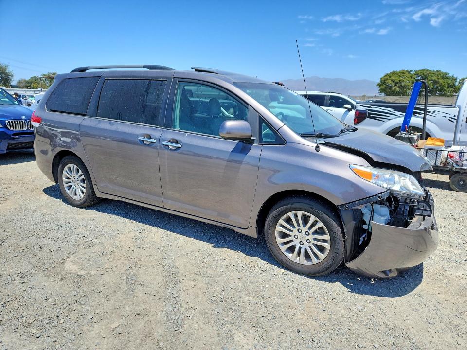 Aukcja sprzedaży 2014 Toyota Sienna, vin: 5TDYK3DC8ES425246, numer aukcji: 60483326