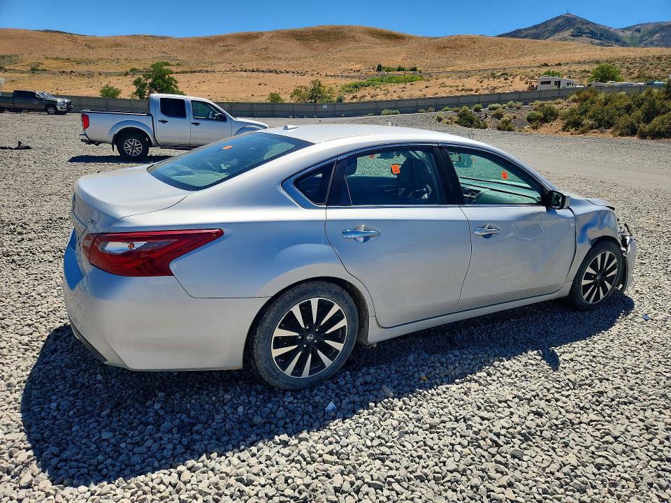 2018 Nissan Altima მანქანა იყიდება აუქციონზე, vin: 1N4AL3AP6JC153674, აუქციონის ნომერი: 62666636