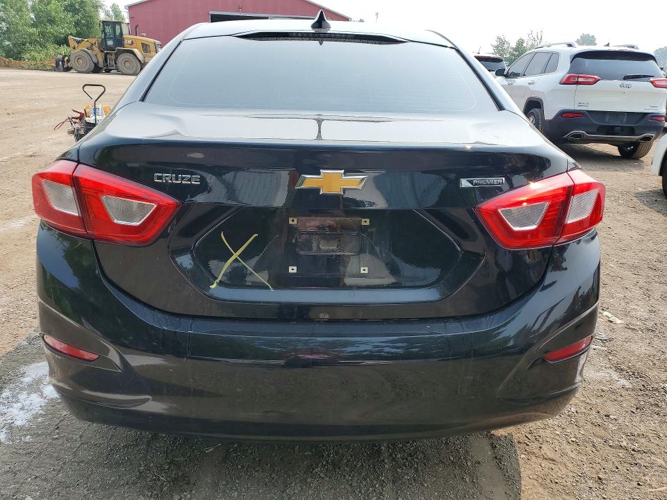 61349006 :رقم المزاد ، 1G1BF5SM5J7118910 vin ، 2018 Chevrolet Cruze مزاد بيع