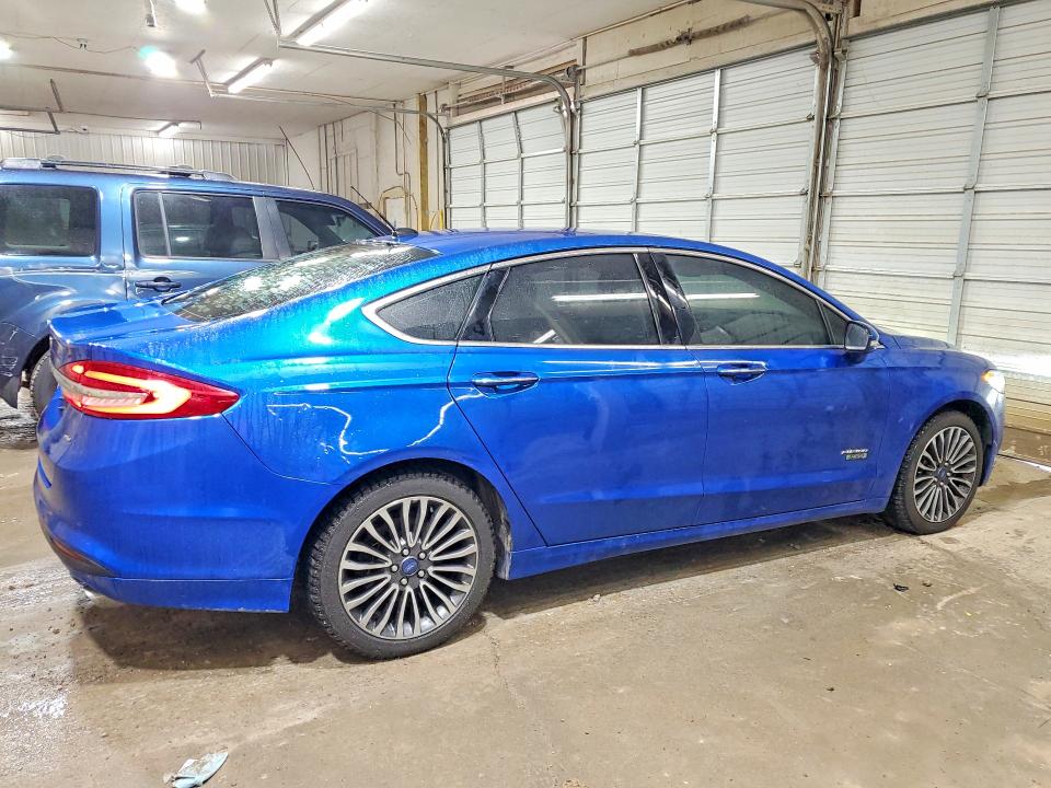 62454256 :رقم المزاد ، 3FA6P0PU6HR390036 vin ، 2017 Ford Fusion مزاد بيع