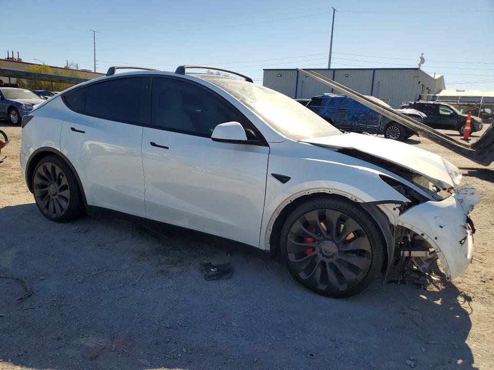 63513556 :رقم المزاد ، 7SAYGDEF3NF416347 vin ، 2022 Tesla Model Y مزاد بيع