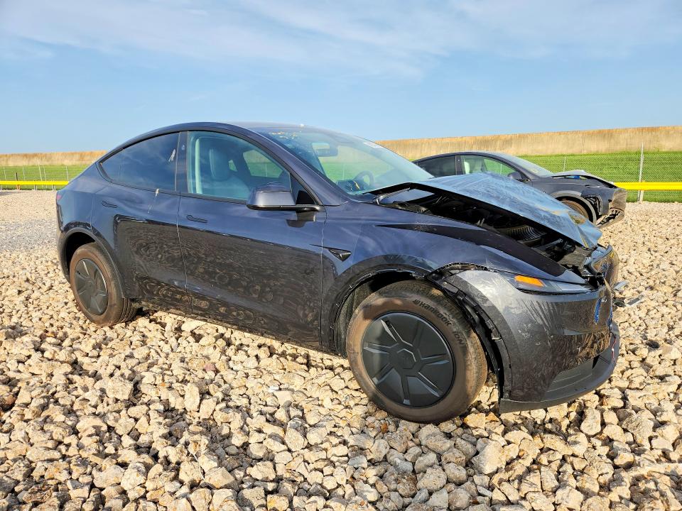 60282196 :رقم المزاد ، 7SAYGDEE0TA686296 vin ، 2026 Tesla Model Y مزاد بيع