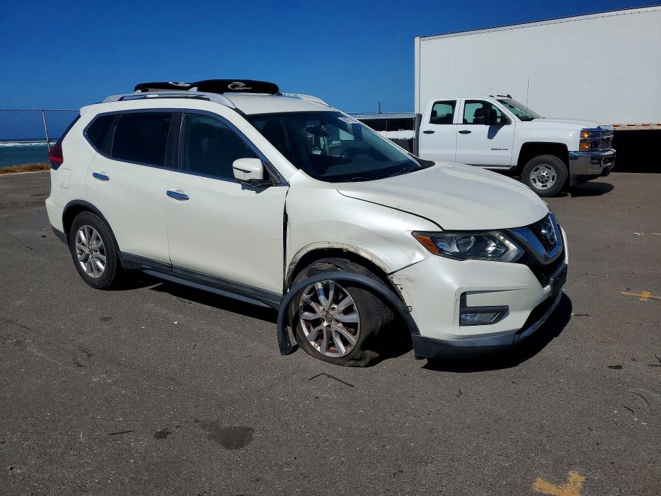 60077866 :رقم المزاد ، 5N1AT2MTXHC787394 vin ، 2017 Nissan Rogue مزاد بيع