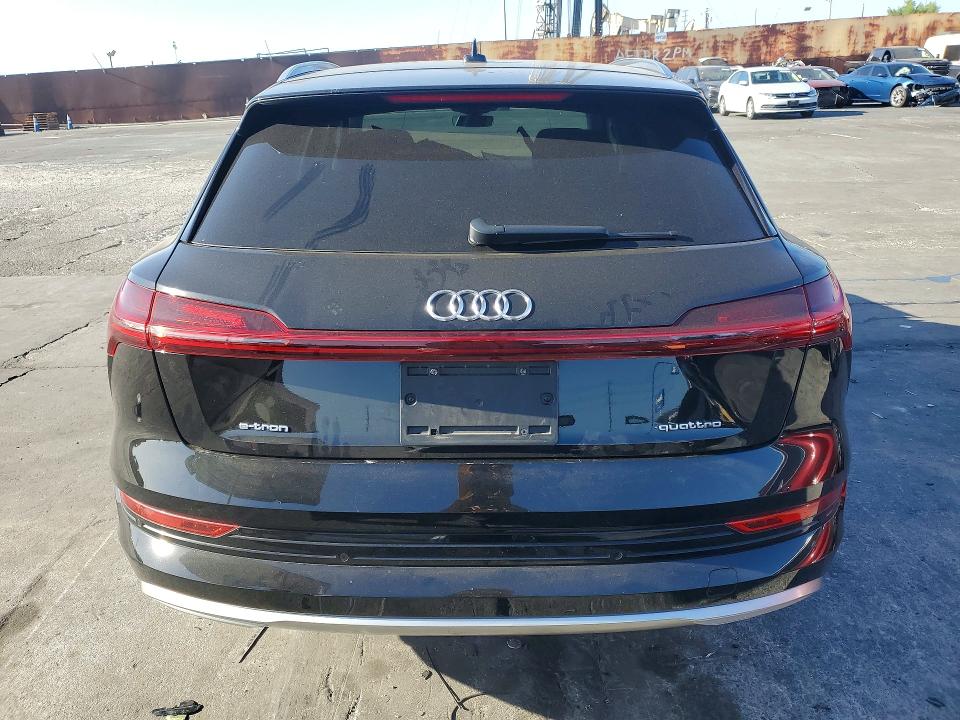 2022 Audi E-tron მანქანა იყიდება აუქციონზე, vin: WA1AAAGE0NB020148, აუქციონის ნომერი: 62237056