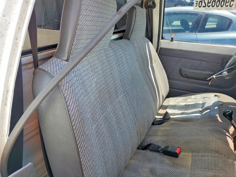 59666926 :رقم المزاد ، 4TARN81A5PZ092738 vin ، 1993 Toyota Pickup مزاد بيع