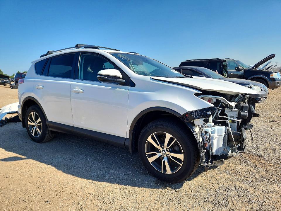 60681676 :رقم المزاد ، 2T3RFREV5JW856809 vin ، 2018 Toyota Rav4 مزاد بيع