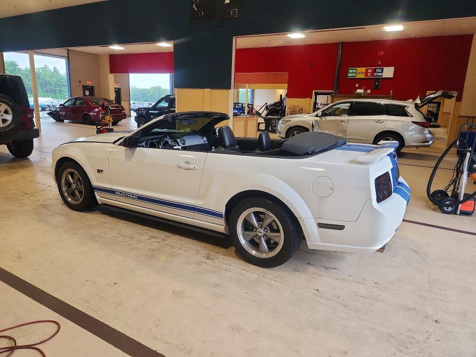 2005 Ford Mustang მანქანა იყიდება აუქციონზე, vin: 1ZVHT85H555196094, აუქციონის ნომერი: 62842986