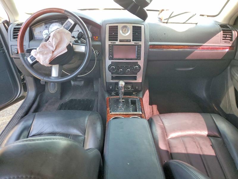 60980786 :رقم المزاد ، 2C3CA6CT5AH279692 vin ، 2010 Chrysler 300c مزاد بيع
