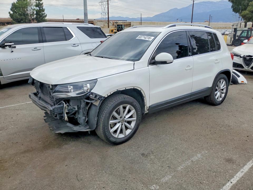 2017 Volkswagen Tiguan მანქანა იყიდება აუქციონზე, vin: WVGRV7AXXHK012083, აუქციონის ნომერი: 60714316
