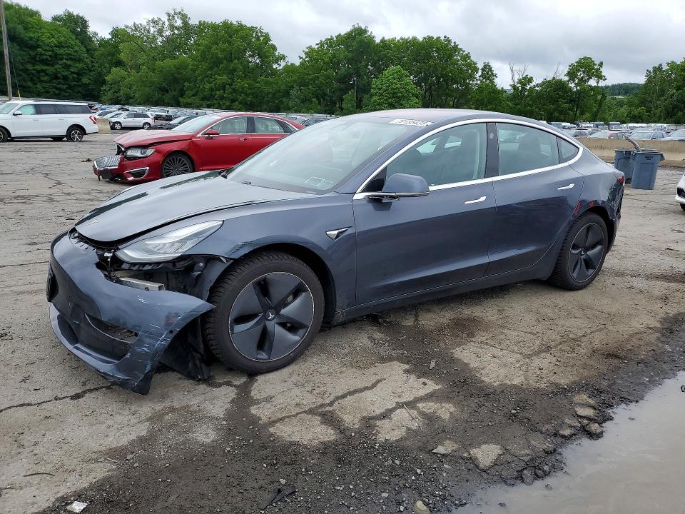 Продажа на аукционе авто 2018 Tesla Model 3, vin: 5YJ3E1EA5JF101995, номер лота: 79135435