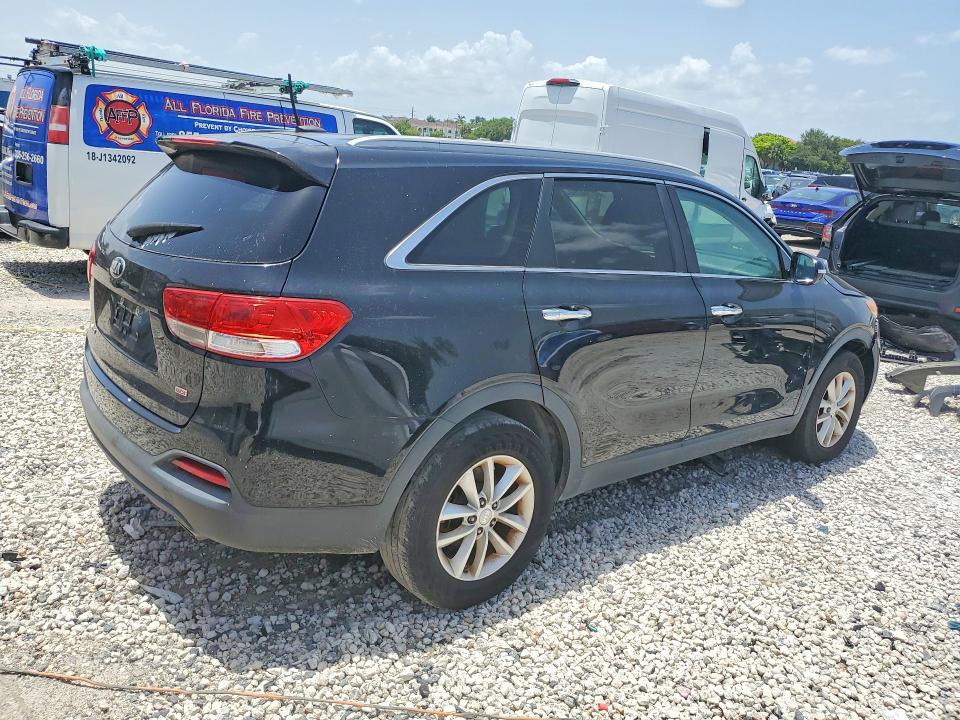 60794756 :رقم المزاد ، 5XYPG4A36HG195697 vin ، 2017 Kia Sorento مزاد بيع