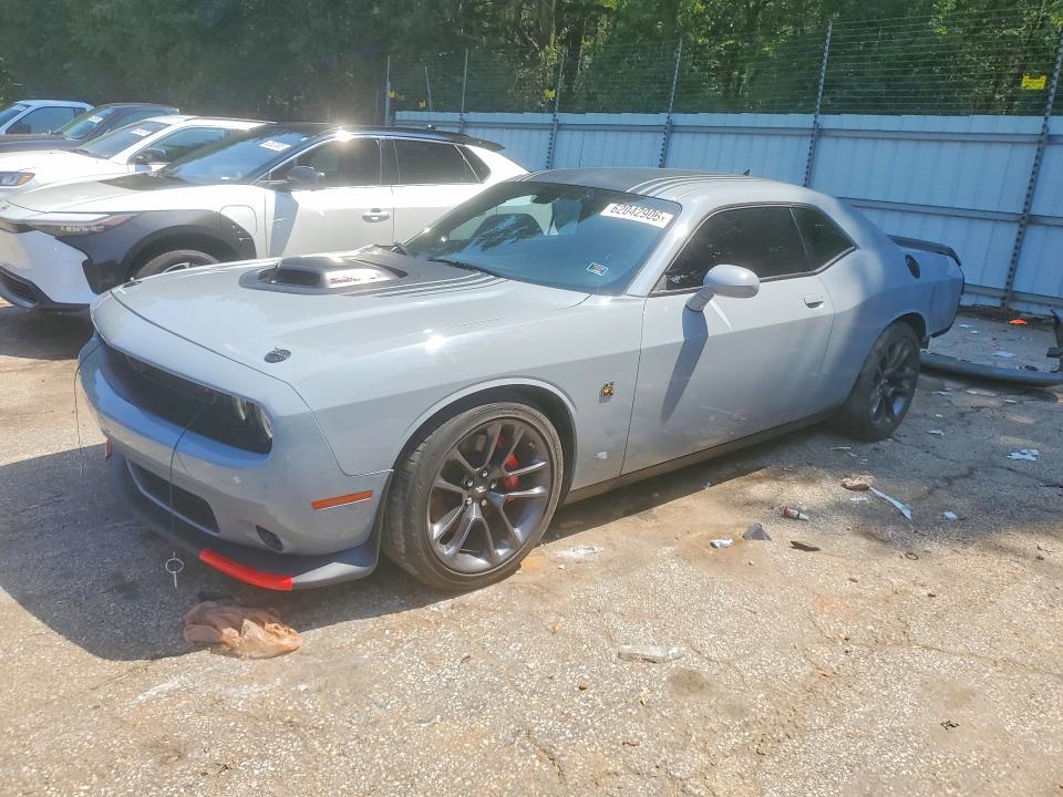 62042906 :رقم المزاد ، 2C3CDZFJ0MH673883 vin ، 2021 Dodge Challenger مزاد بيع