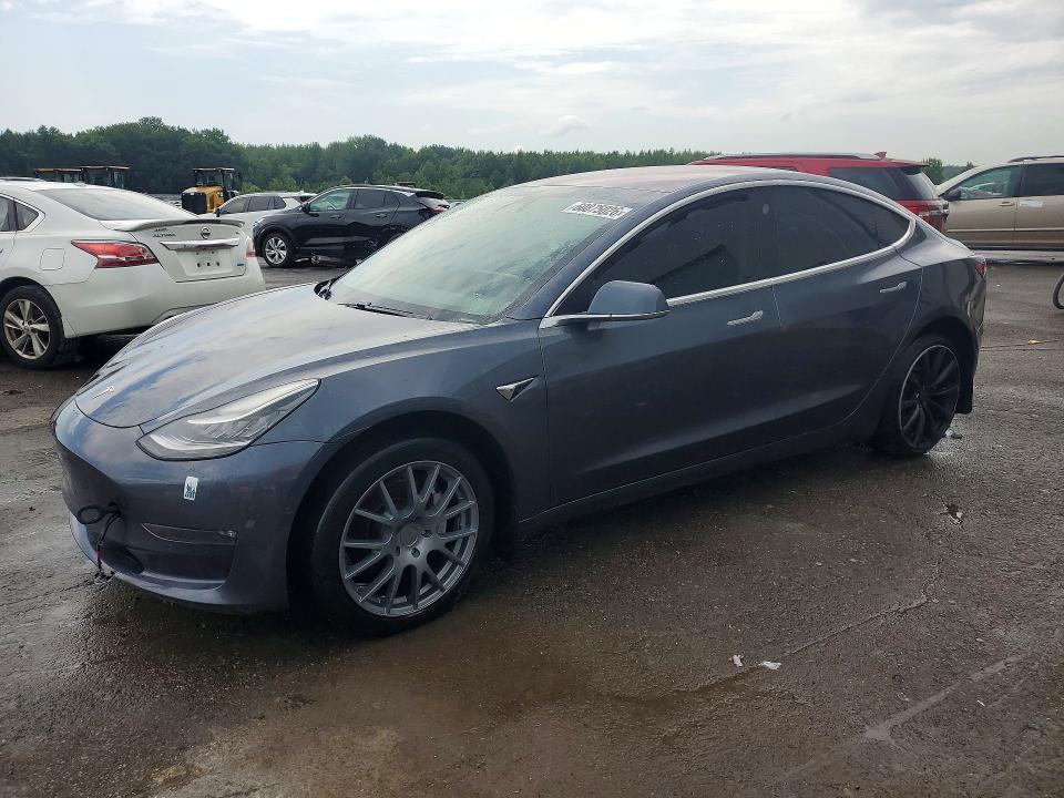 60875026 :رقم المزاد ، 5YJ3E1EA4JF032023 vin ، 2018 Tesla Model 3 مزاد بيع