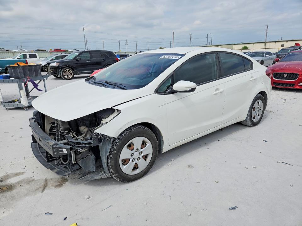 62450476 :رقم المزاد ، 3KPFK4A73JE214299 vin ، 2018 Kia Forte مزاد بيع