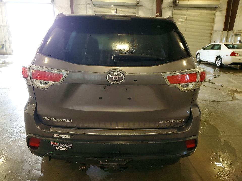 61574506 :رقم المزاد ، 5TDDKRFH4FS205873 vin ، 2015 Toyota Highlander مزاد بيع