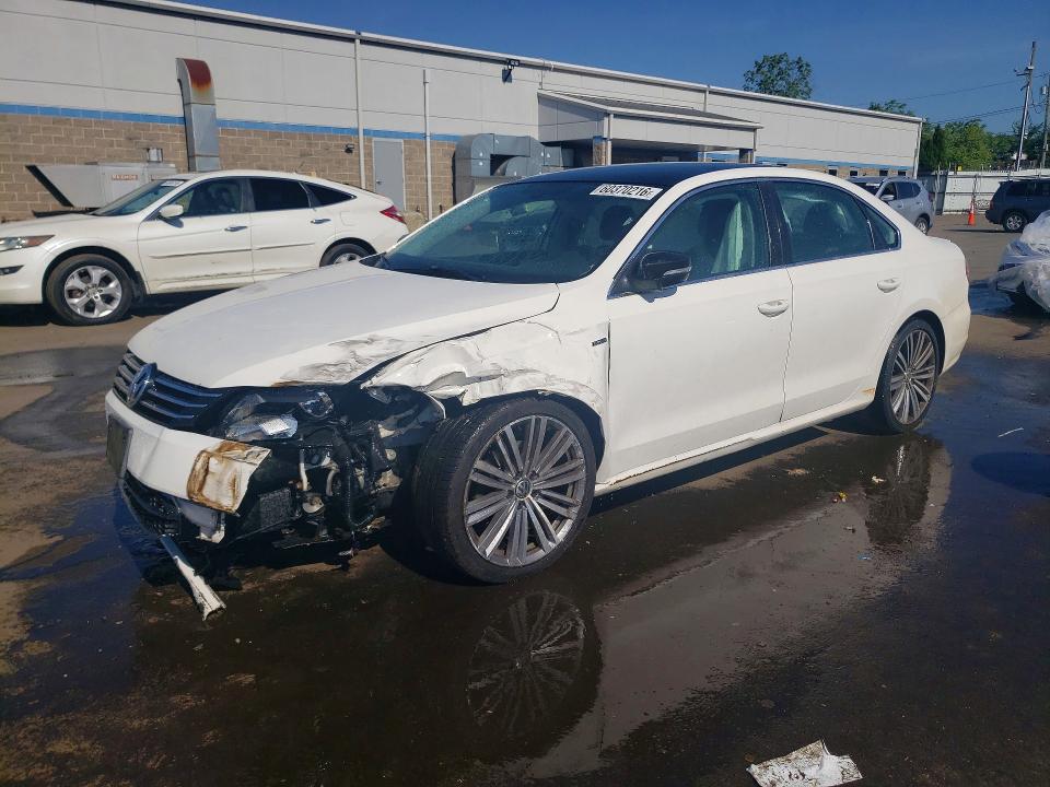 2015 Volkswagen Passat მანქანა იყიდება აუქციონზე, vin: 1VWBT7A30FC021839, აუქციონის ნომერი: 60370216