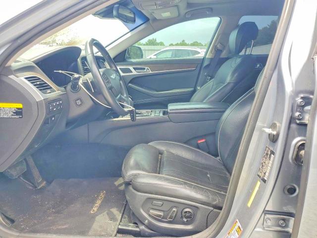 61702366 :رقم المزاد ، KMHGN4JF7FU054550 vin ، 2015 Hyundai Genesis مزاد بيع