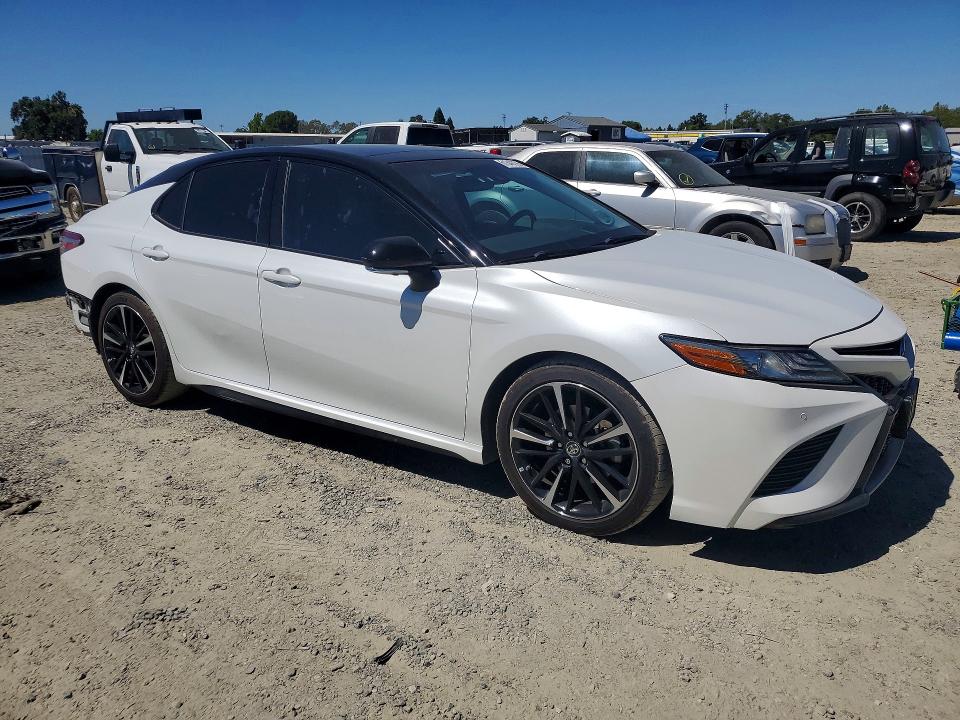 Продаж на аукціоні авто 2018 Toyota Camry, vin: 4T1B61HK8JU106253, номер лоту: 61340726