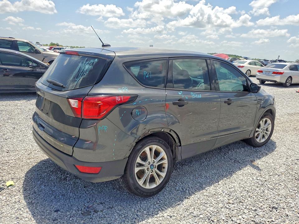 2019 Ford Escape მანქანა იყიდება აუქციონზე, vin: 1FMCU0F7XKUB56737, აუქციონის ნომერი: 62444816
