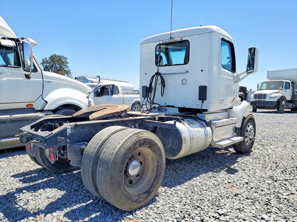 56317356 :رقم المزاد ، 1XPBAP8X3ND758400 vin ، 2022 Peterbilt 579 مزاد بيع