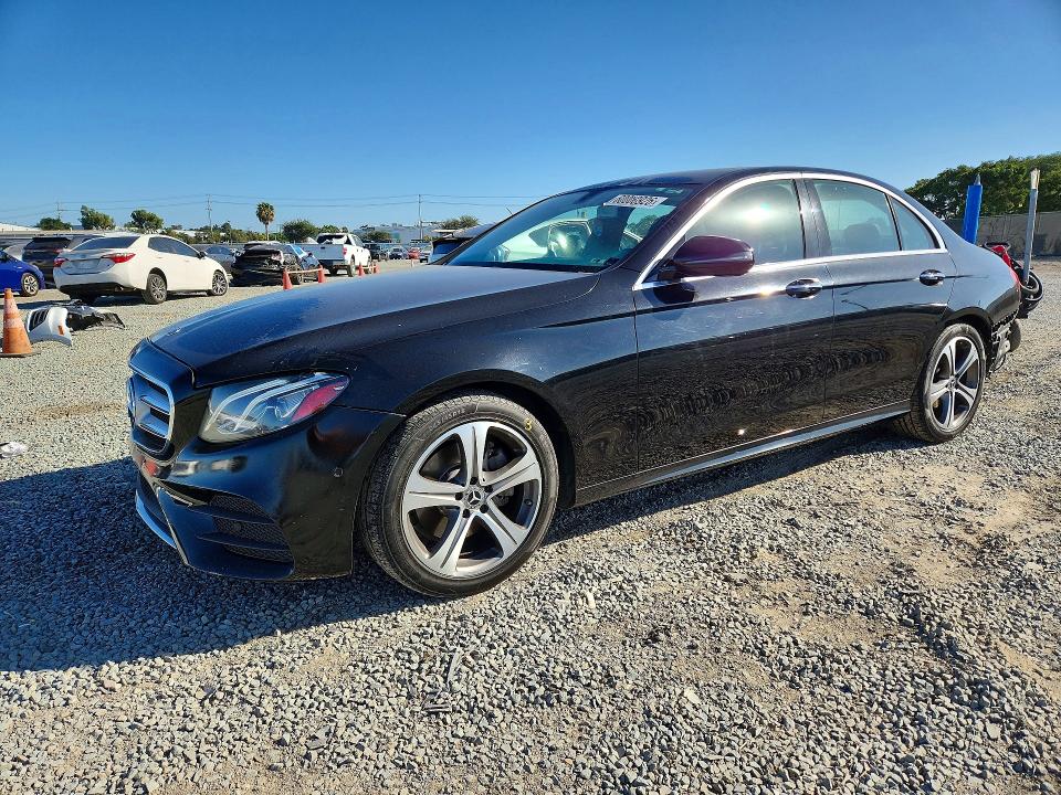 2018 Mercedes-benz E მანქანა იყიდება აუქციონზე, vin: WDDZF4JB7JA301573, აუქციონის ნომერი: 60000926
