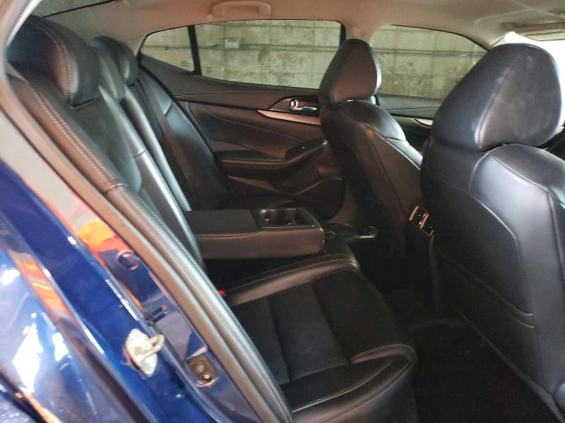 61892606 :رقم المزاد ، 1N4AA6AP5JC377168 vin ، 2018 Nissan Maxima مزاد بيع