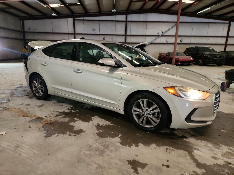 61966266 :رقم المزاد ، 5NPD84LF3HH177559 vin ، 2017 Hyundai Elantra مزاد بيع