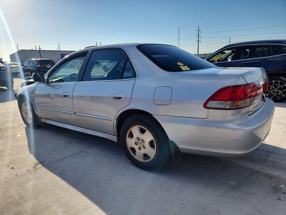 2002 Honda Accord მანქანა იყიდება აუქციონზე, vin: 1HGCG16552A055768, აუქციონის ნომერი: 60446786