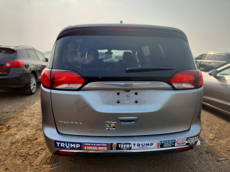 2017 Chrysler Pacifica მანქანა იყიდება აუქციონზე, vin: 2C4RC1BG8HR823839, აუქციონის ნომერი: 61135886