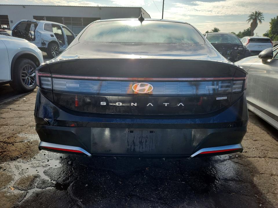 2026 Hyundai Sonata Hybrid მანქანა იყიდება აუქციონზე, vin: KMHL24JJ2TA143418, აუქციონის ნომერი: 61297586