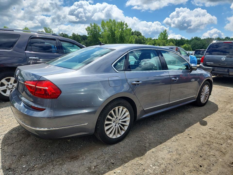 Продажа на аукционе авто 2016 Volkswagen Passat, vin: 1VWBT7A37GC014128, номер лота: 63427346