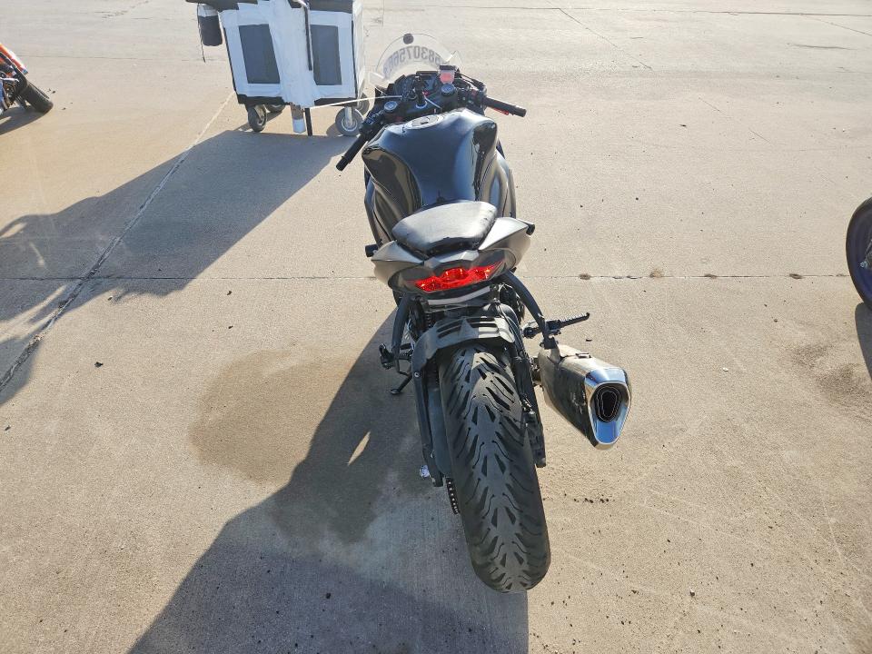58307566 :رقم المزاد ، JKBZXJH19KA001141 vin ، 2019 Kawasaki Zx636 مزاد بيع