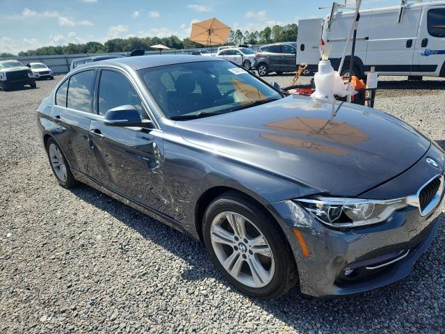 59341356 :رقم المزاد ، WBA8B9C54JEE81531 vin ، 2018 Bmw 330 مزاد بيع