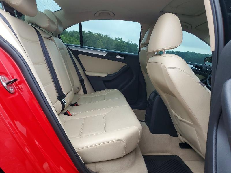 60498526 :رقم المزاد ، 3VWD17AJ7EM373570 vin ، 2014 Volkswagen Jetta مزاد بيع