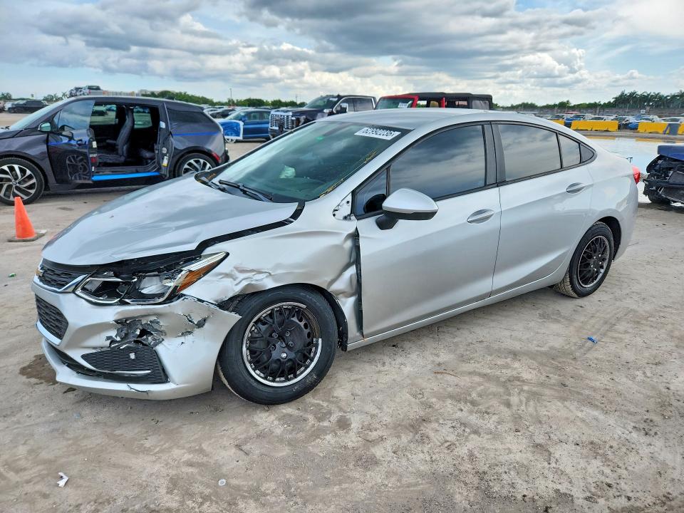 2018 Chevrolet Cruze მანქანა იყიდება აუქციონზე, vin: 1G1BC5SM1J7175310, აუქციონის ნომერი: 62992236