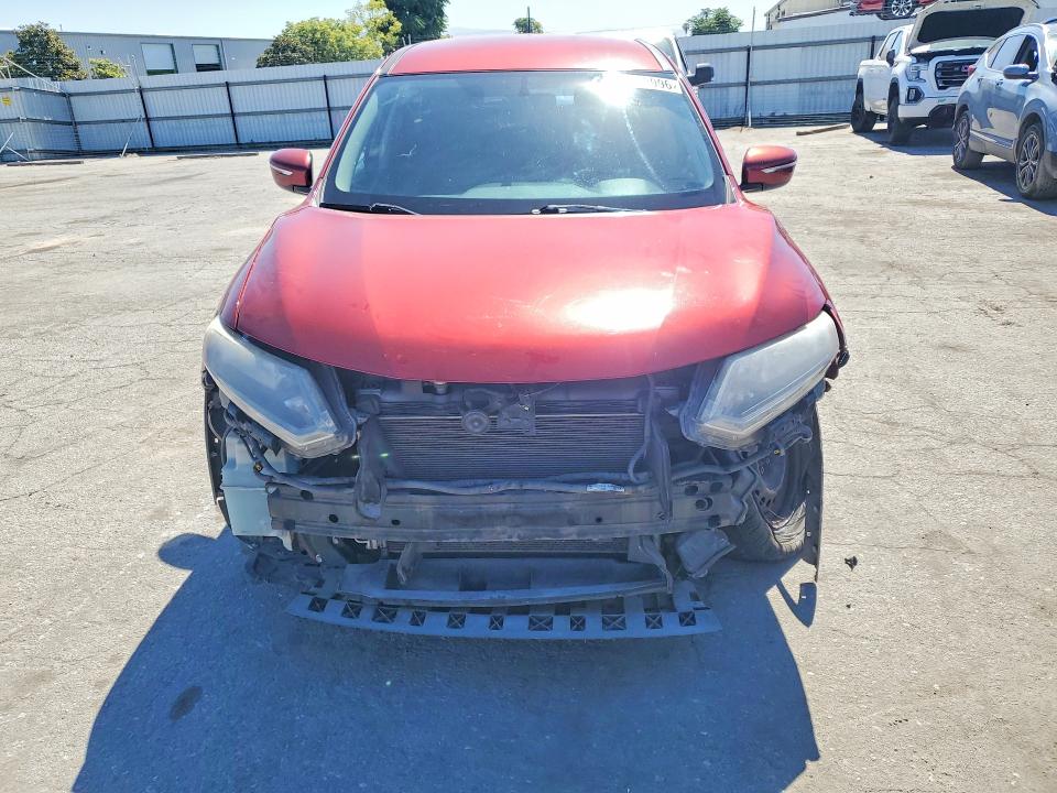 60272096 :رقم المزاد ، KNMAT2MT9FP589545 vin ، 2015 Nissan Rogue مزاد بيع