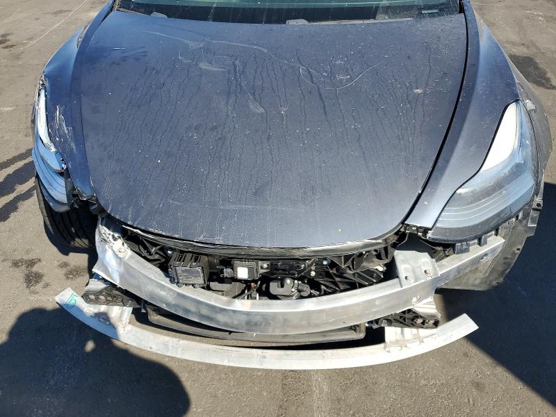 62950656 :رقم المزاد ، 5YJ3E1EA0JF014182 vin ، 2018 Tesla Model 3 مزاد بيع