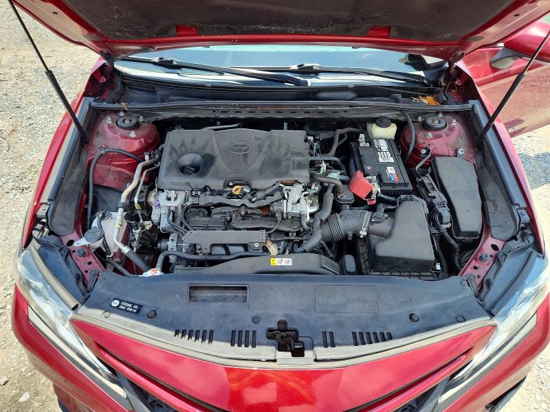 59770716 :رقم المزاد ، 4T1B11HK4JU552107 vin ، 2018 Toyota Camry مزاد بيع