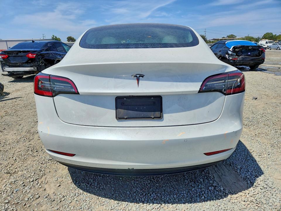 62313526 :رقم المزاد ، 5YJ3E1EA4MF873165 vin ، 2021 Tesla Model 3 مزاد بيع