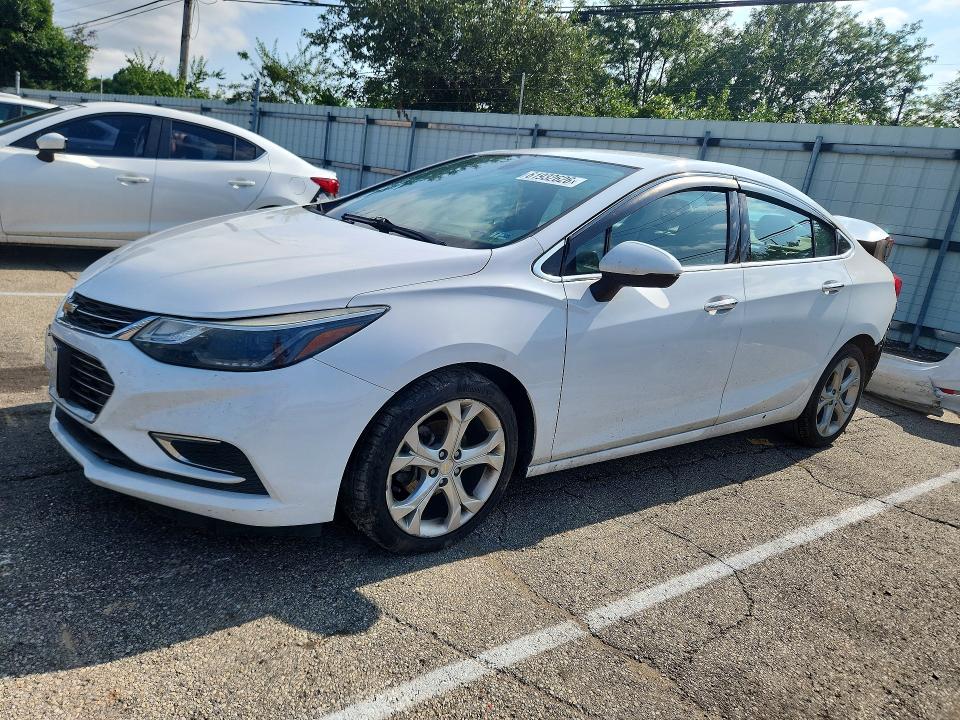 61932626 :رقم المزاد ، 1G1BF5SM2H7255359 vin ، 2017 Chevrolet Cruze مزاد بيع