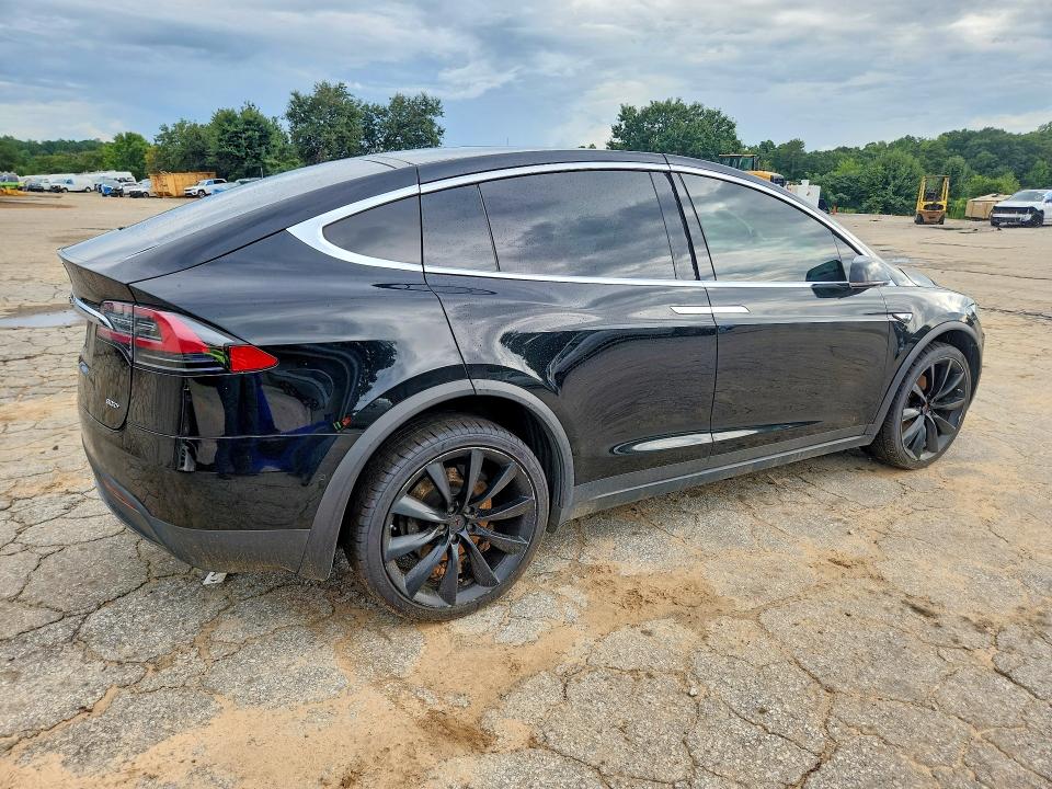 61060596 :رقم المزاد ، 5YJXCAE28GF002368 vin ، 2016 Tesla Model X مزاد بيع