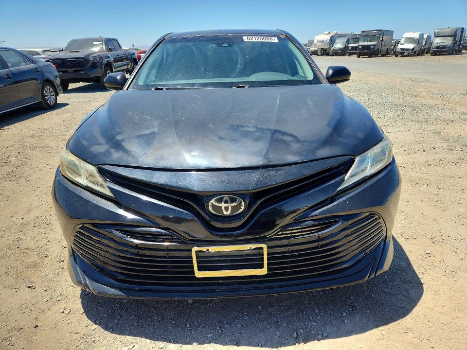 Продаж на аукціоні авто 2018 Toyota Camry, vin: 4T1B11HK1JU636384, номер лоту: 62125086