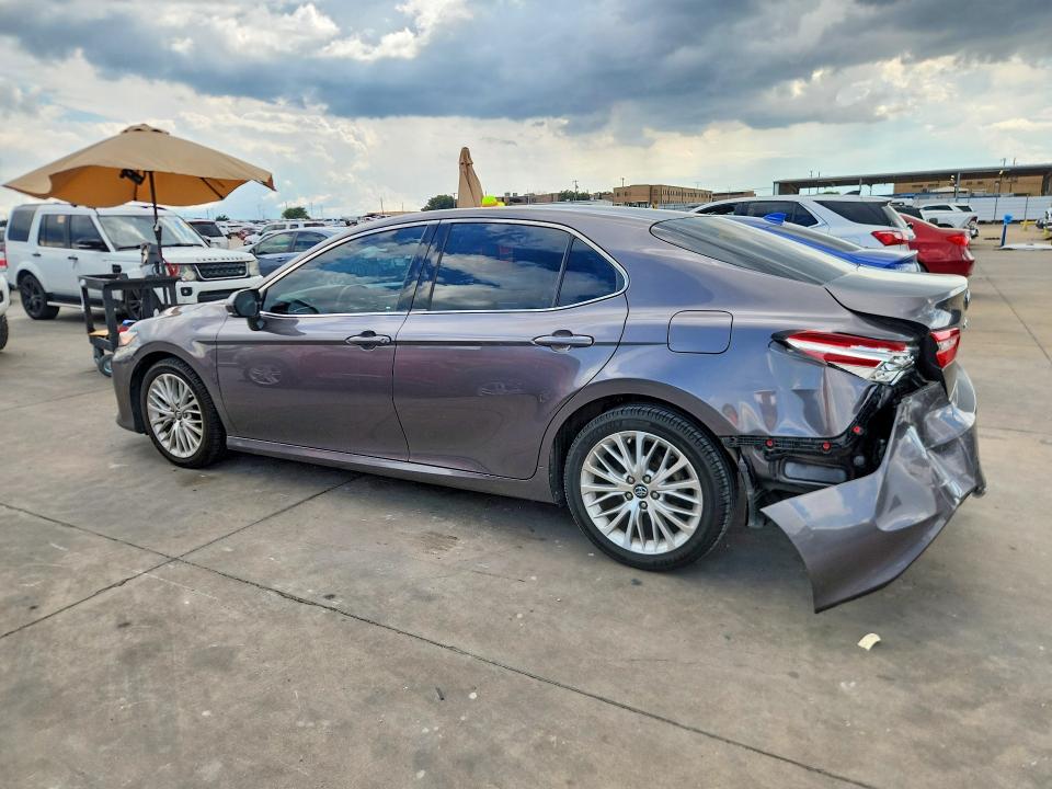 2018 Toyota Camry მანქანა იყიდება აუქციონზე, vin: 4T1B11HK7JU020897, აუქციონის ნომერი: 60085486