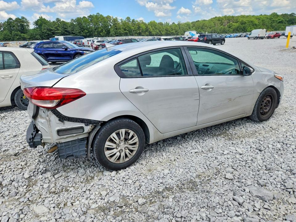 61702136 :رقم المزاد ، 3KPFK4A76HE016231 vin ، 2017 Kia Forte مزاد بيع