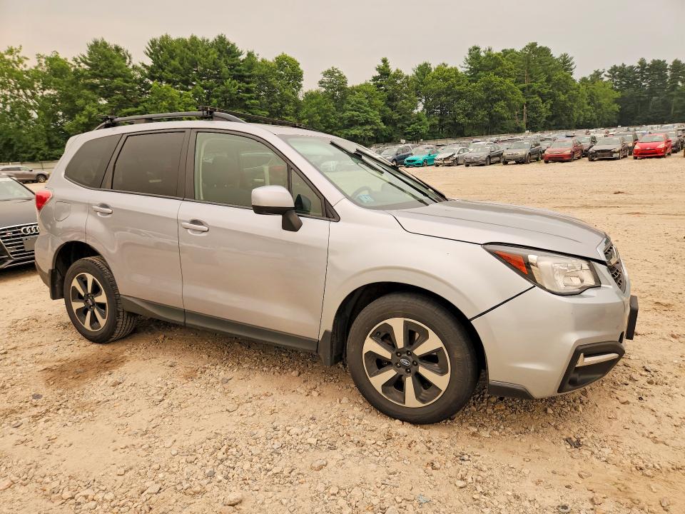 60899596 :رقم المزاد ، JF2SJAEC8HH455675 vin ، 2017 Subaru Forester مزاد بيع